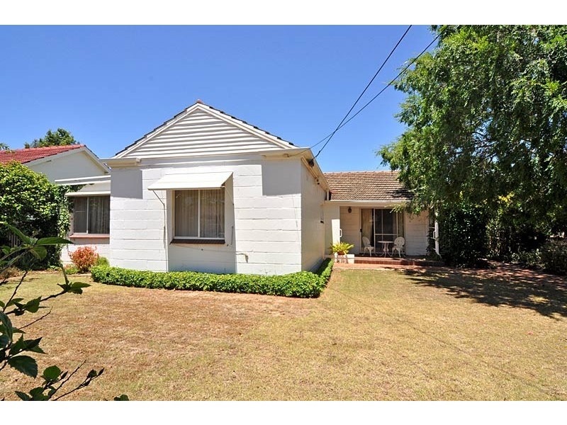 12 Neville Avenue, Clarence Gardens SA 5039