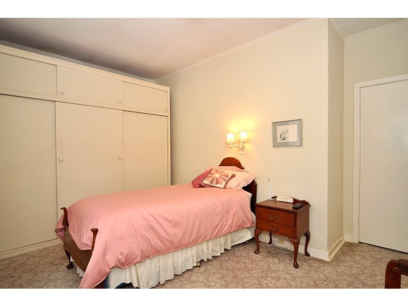 12 Neville Avenue, Clarence Gardens SA 5039