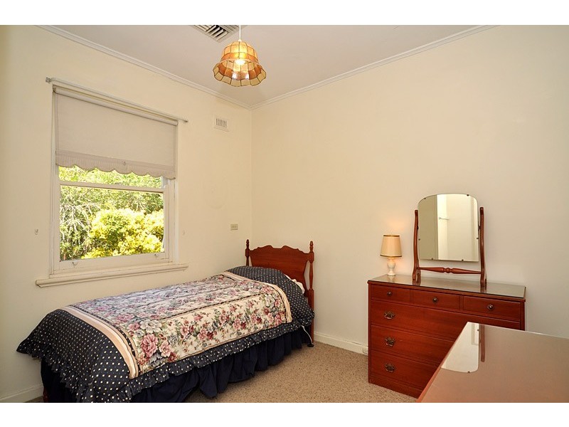 12 Neville Avenue, Clarence Gardens SA 5039