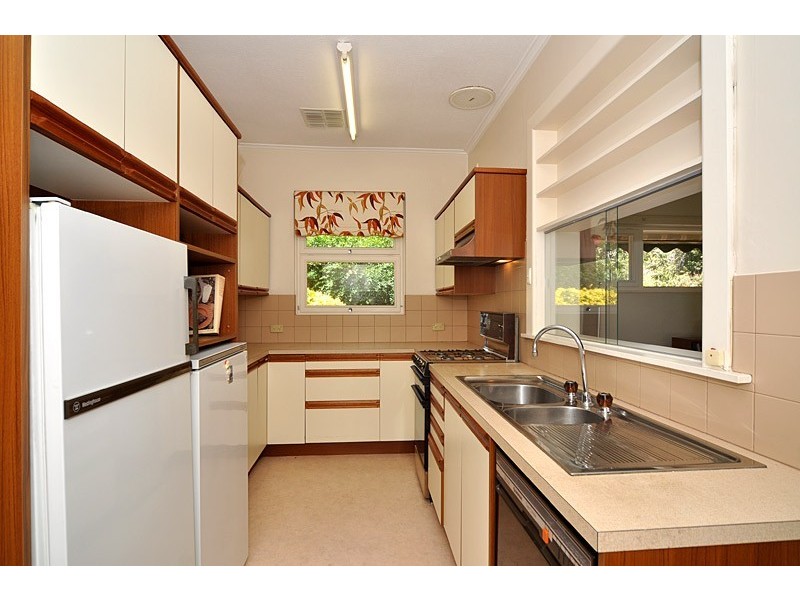 12 Neville Avenue, Clarence Gardens SA 5039