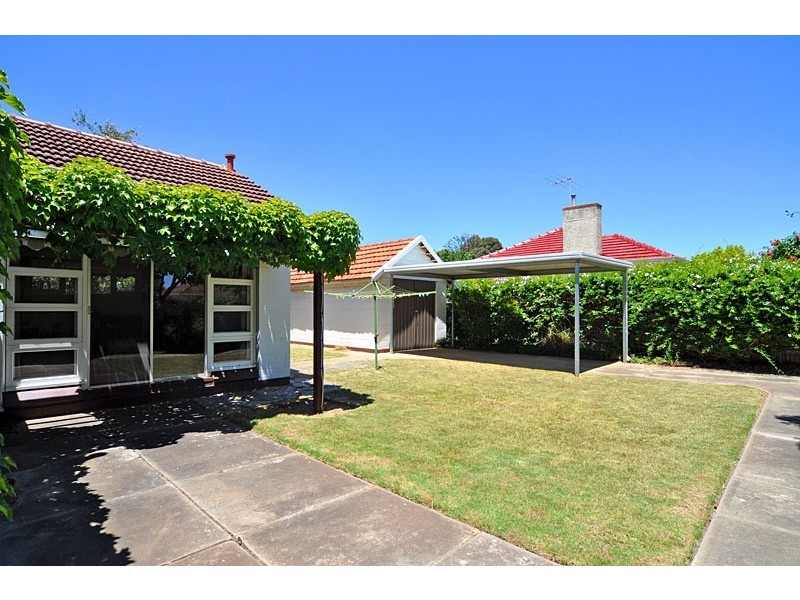12 Neville Avenue, Clarence Gardens SA 5039