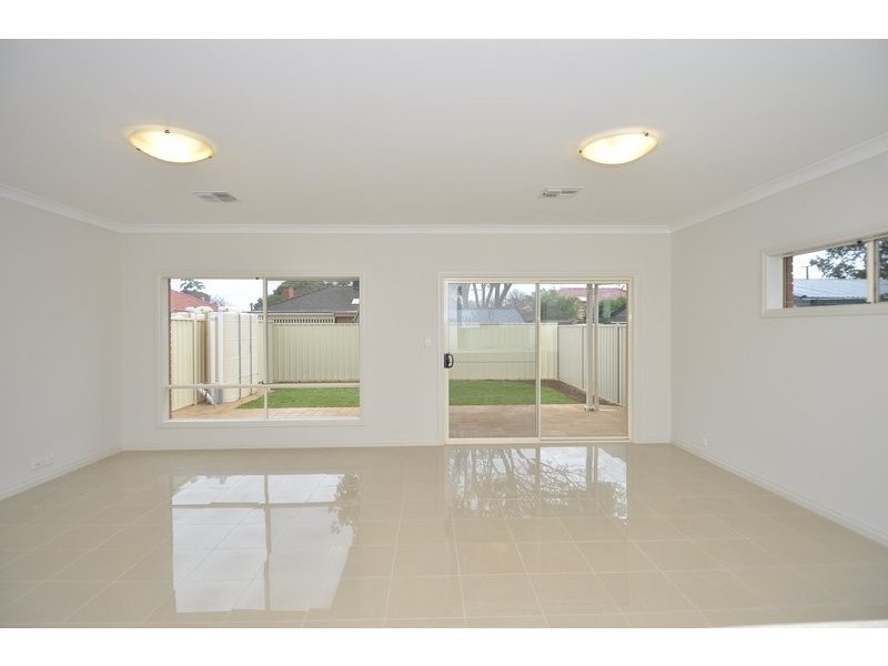 5 Riesling Ave, Glengowrie SA 5044