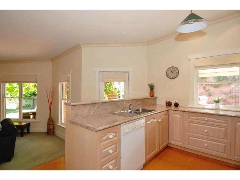 10 Sedgeford Road, Myrtle Bank SA 5064