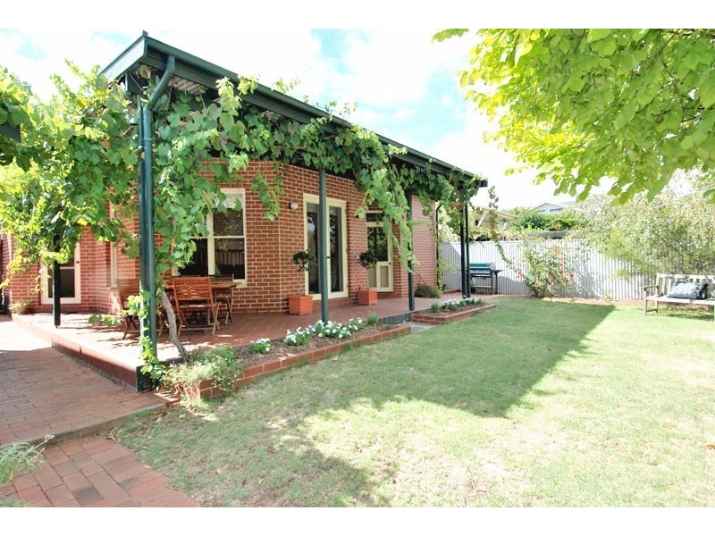 10 Sedgeford Road, Myrtle Bank SA 5064