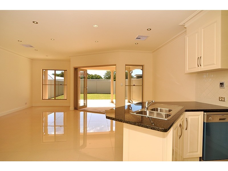 25 Hobart Road, Henley Beach South SA 5022