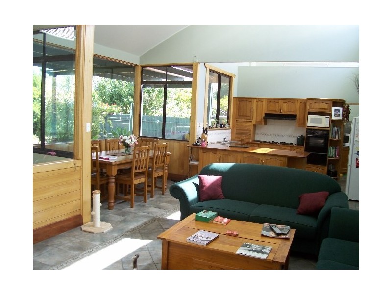 17 Edgeworth Ave, Prospect SA 5082