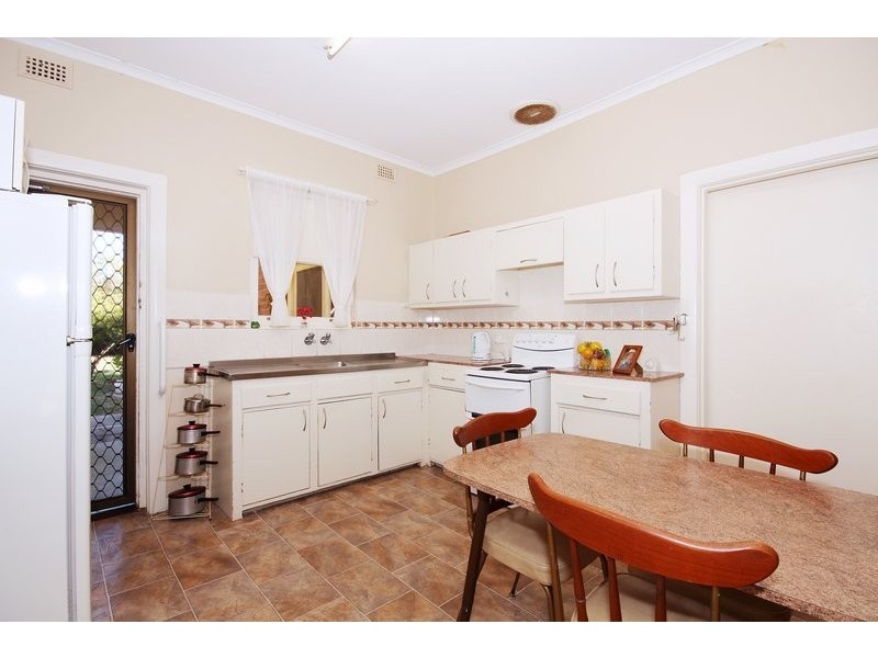 19 Kyeema Ave, Cumberland Park SA 5041