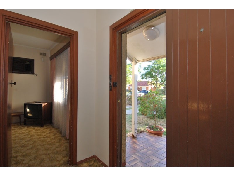 4 Perry Ave, Daw Park SA 5041