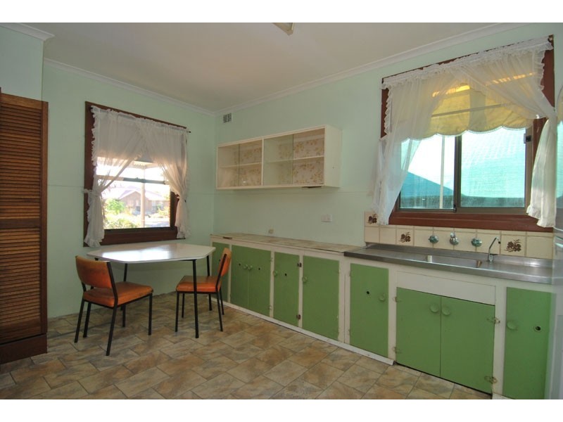4 Perry Ave, Daw Park SA 5041