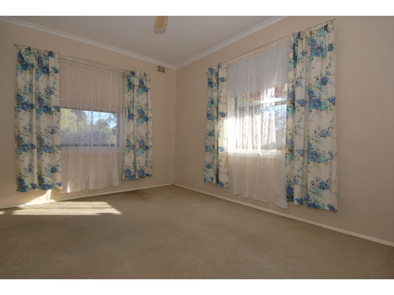 4 Perry Ave, Daw Park SA 5041