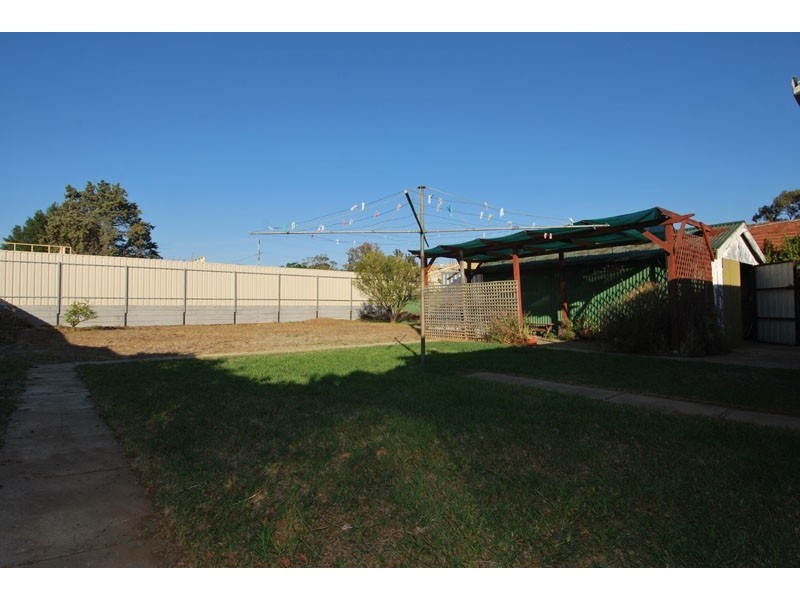 4 Perry Ave, Daw Park SA 5041