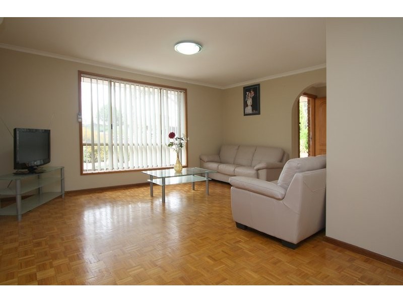 29 Nicholls Cres, Burton SA 5110