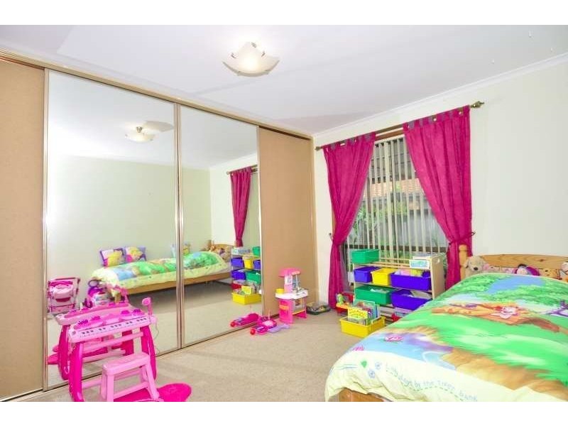 17 Hanley Crt, Happy Valley SA 5159