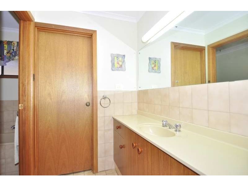 17 Hanley Crt, Happy Valley SA 5159