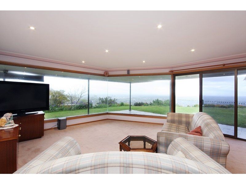 11 Seaview Road, Mount Osmond SA 5064