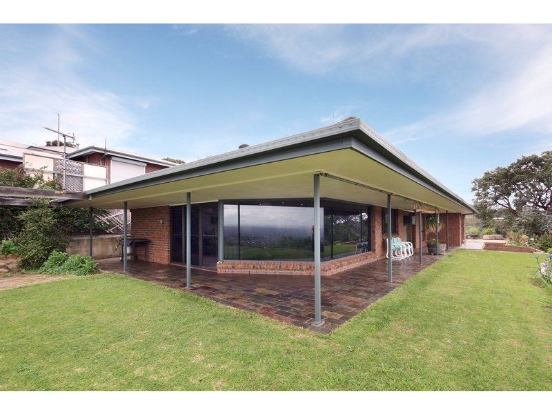 11 Seaview Road, Mount Osmond SA 5064