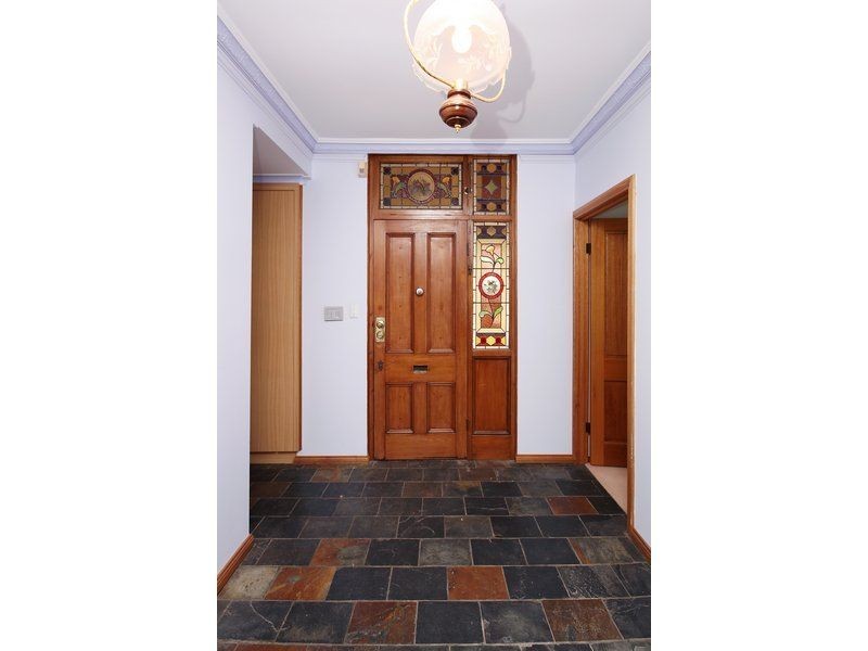 11 Seaview Road, Mount Osmond SA 5064