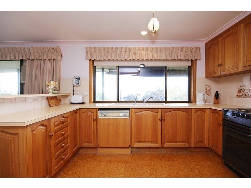 11 Seaview Road, Mount Osmond SA 5064