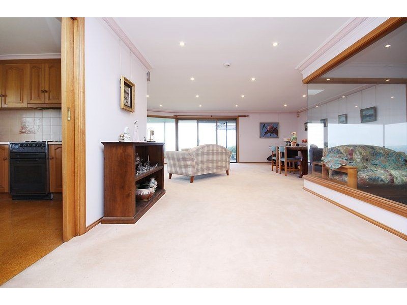 11 Seaview Road, Mount Osmond SA 5064