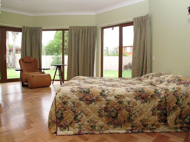 8 Pacific Parade, West Beach SA 5024