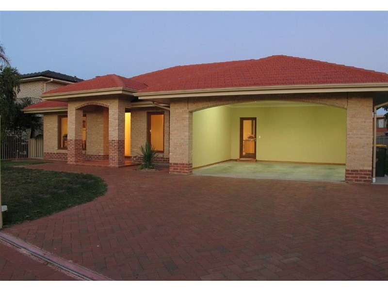 8 Pacific Parade, West Beach SA 5024