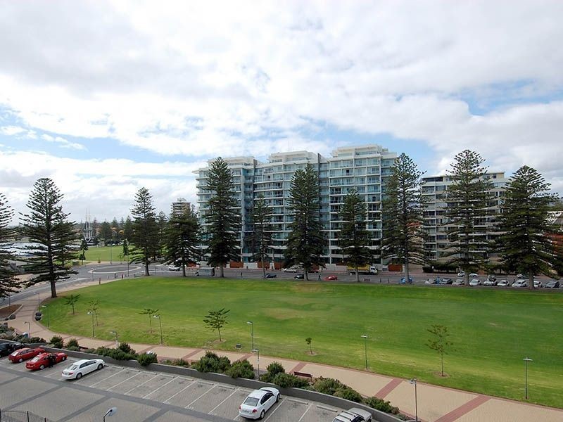 201/16 Holdfast Promenade, Glenelg SA 5045