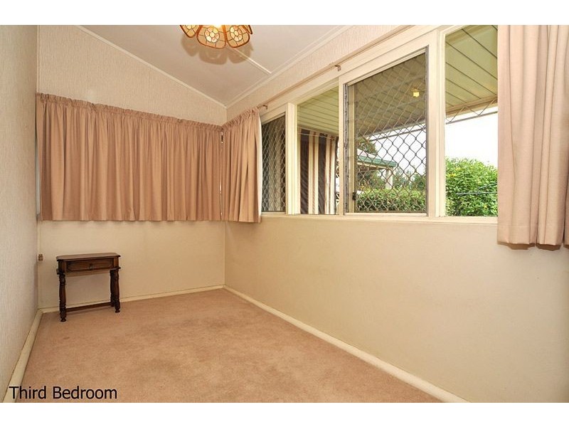 1 Narinna Avenue, Cumberland Park SA 5041