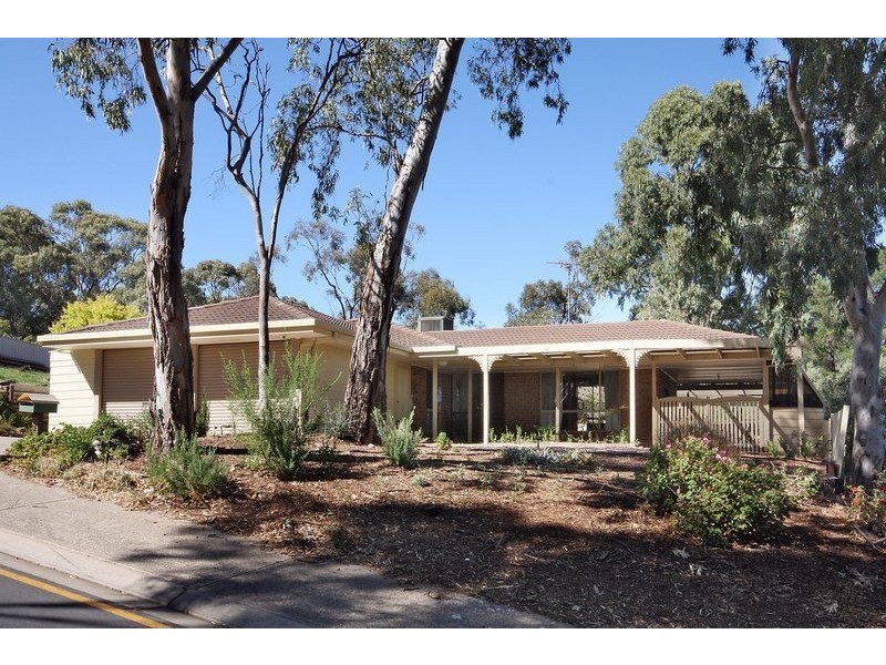 34 Outlook Drive, Aberfoyle Park SA 5159