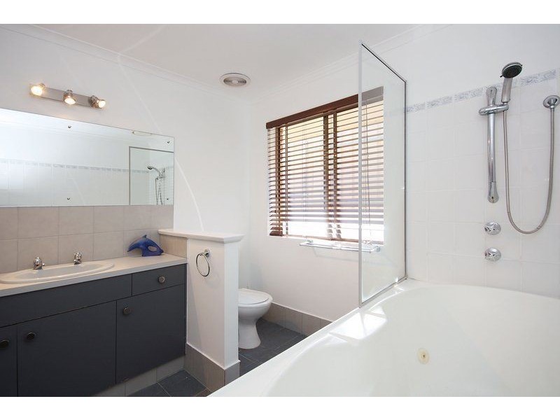 34 Outlook Drive, Aberfoyle Park SA 5159