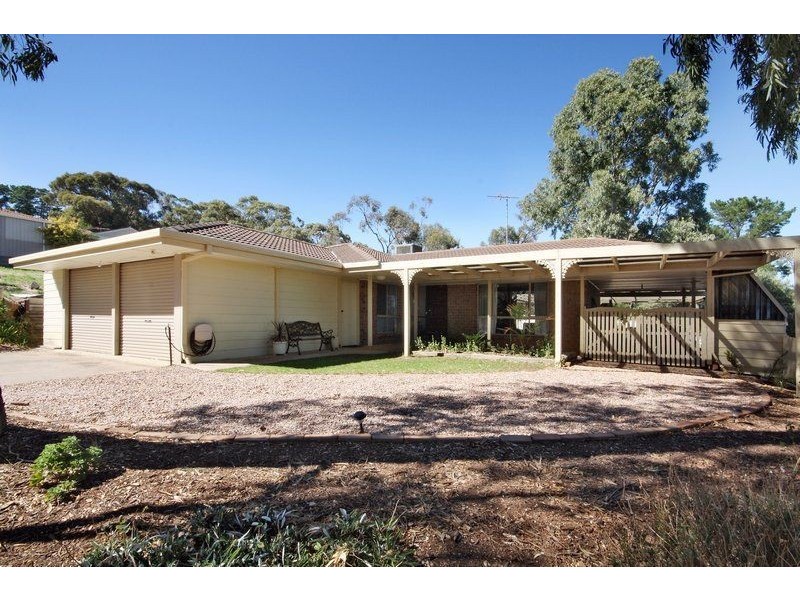 34 Outlook Drive, Aberfoyle Park SA 5159