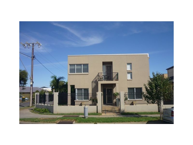 31 Winston Cres, West Beach SA 5024