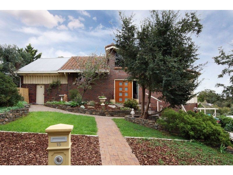 15 Yurilla Drive, Bellevue Heights SA 5050