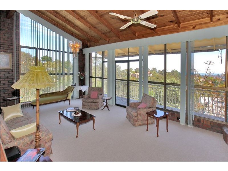 15 Yurilla Drive, Bellevue Heights SA 5050