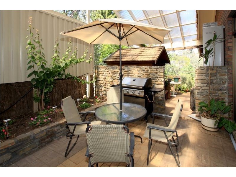 15 Yurilla Drive, Bellevue Heights SA 5050