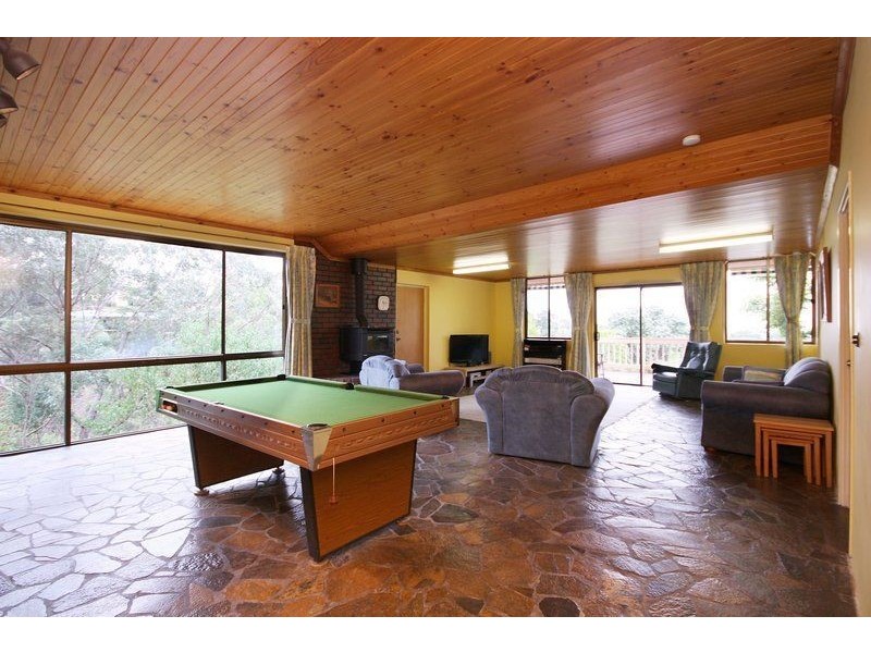 15 Yurilla Drive, Bellevue Heights SA 5050