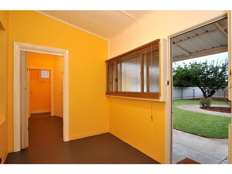 8 Neill Road, Cowandilla SA 5033