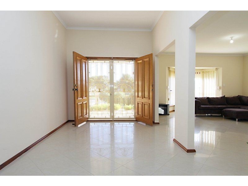 24 Murchison Street, Mansfield Park SA 5012