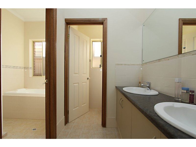 24 Murchison Street, Mansfield Park SA 5012