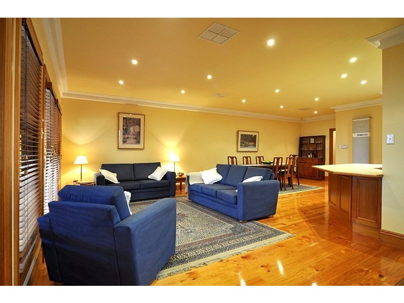 10A Kerta Weeta Avenue, Black Forest SA 5035