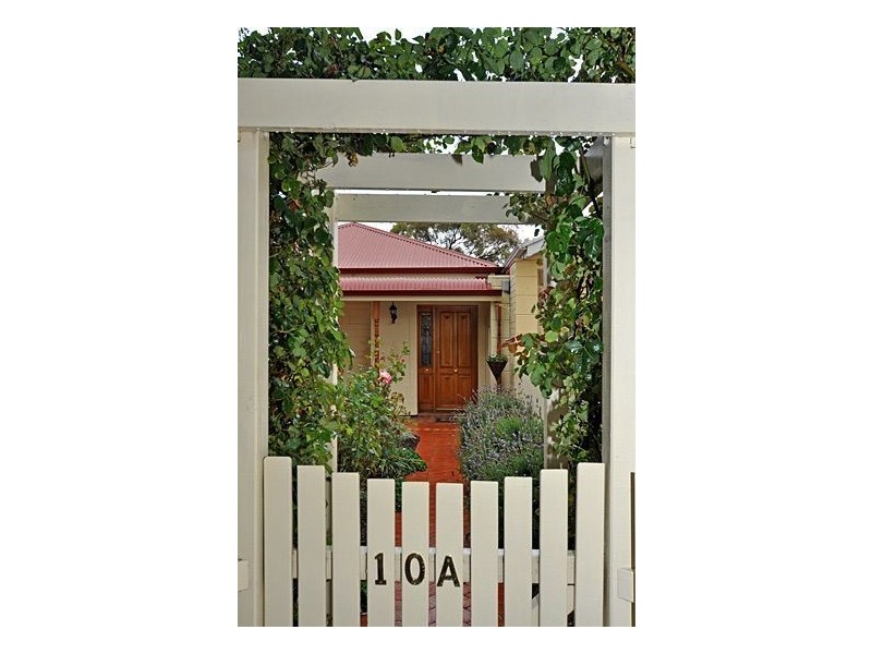 10A Kerta Weeta Avenue, Black Forest SA 5035