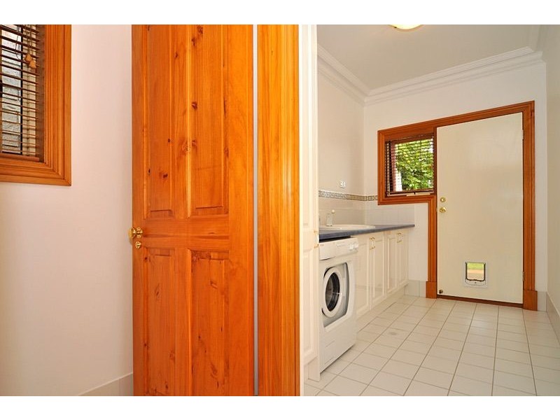 10A Kerta Weeta Avenue, Black Forest SA 5035