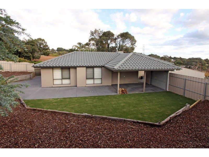 1 Eva Street, Aberfoyle Park SA 5159