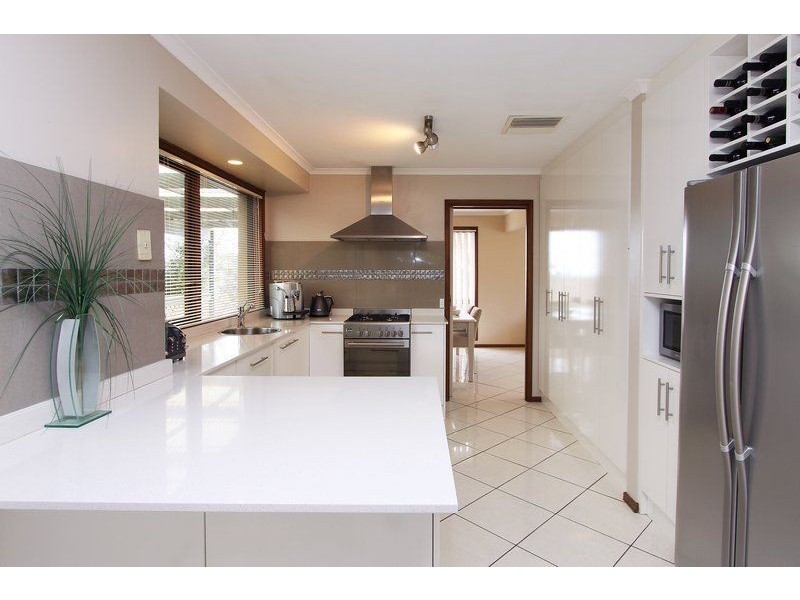 1 Eva Street, Aberfoyle Park SA 5159