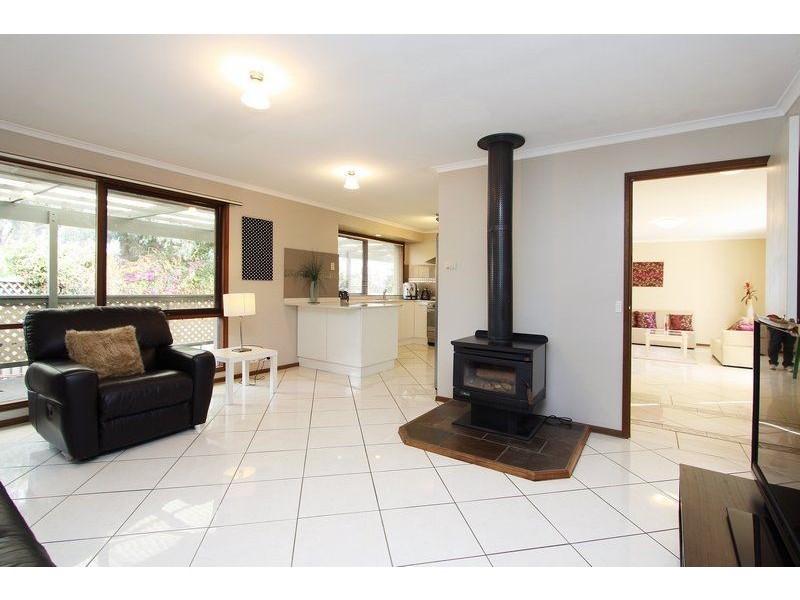 1 Eva Street, Aberfoyle Park SA 5159