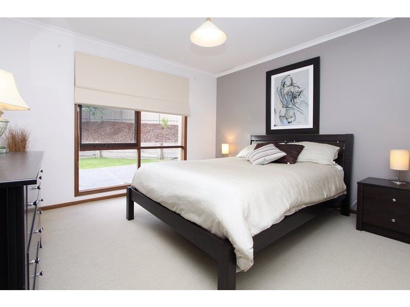 1 Eva Street, Aberfoyle Park SA 5159