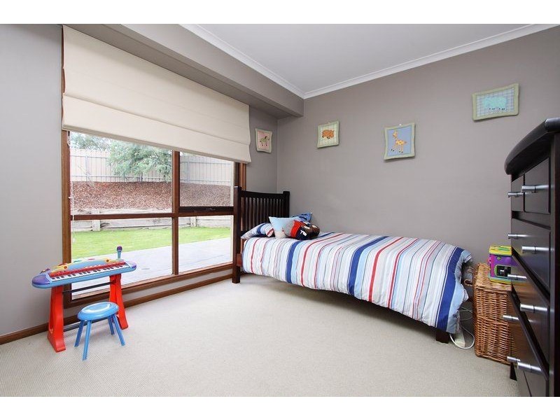 1 Eva Street, Aberfoyle Park SA 5159