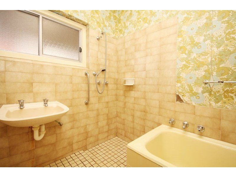 6 Narkunda Street, Glandore SA 5037