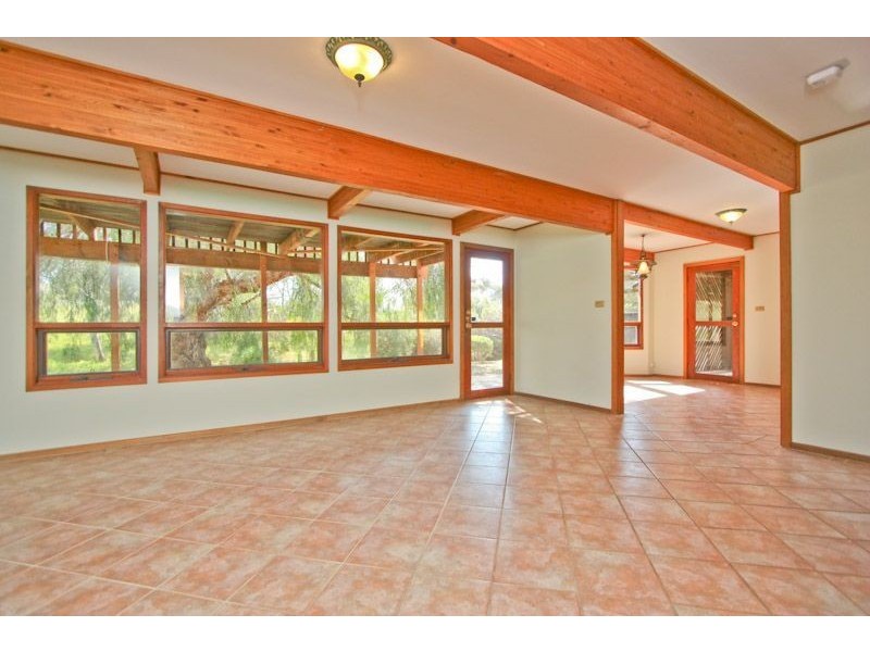 9 Barossa Crescent, Hallett Cove SA 5158