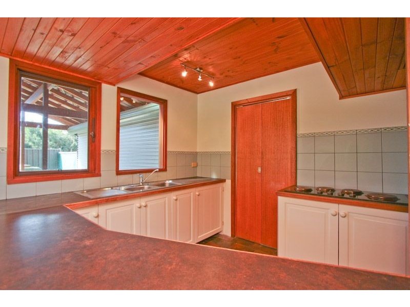 9 Barossa Crescent, Hallett Cove SA 5158