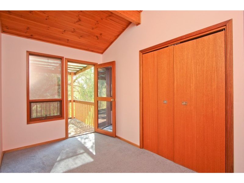 9 Barossa Crescent, Hallett Cove SA 5158